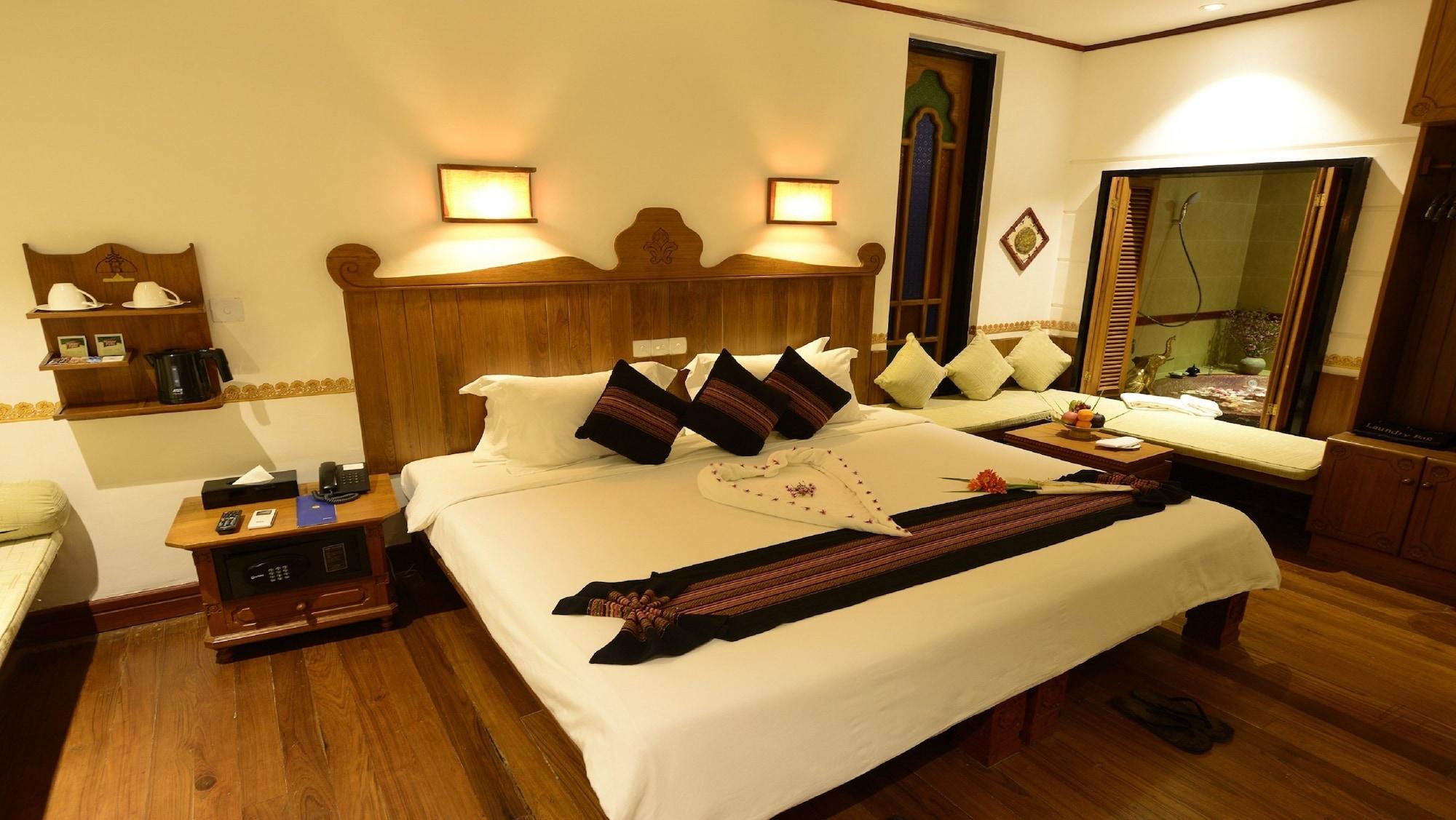 Hotel Amazing Nyaung Shwe Exterior photo