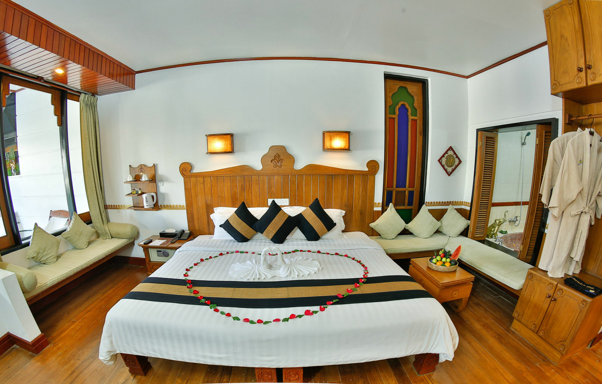 Hotel Amazing Nyaung Shwe Exterior photo