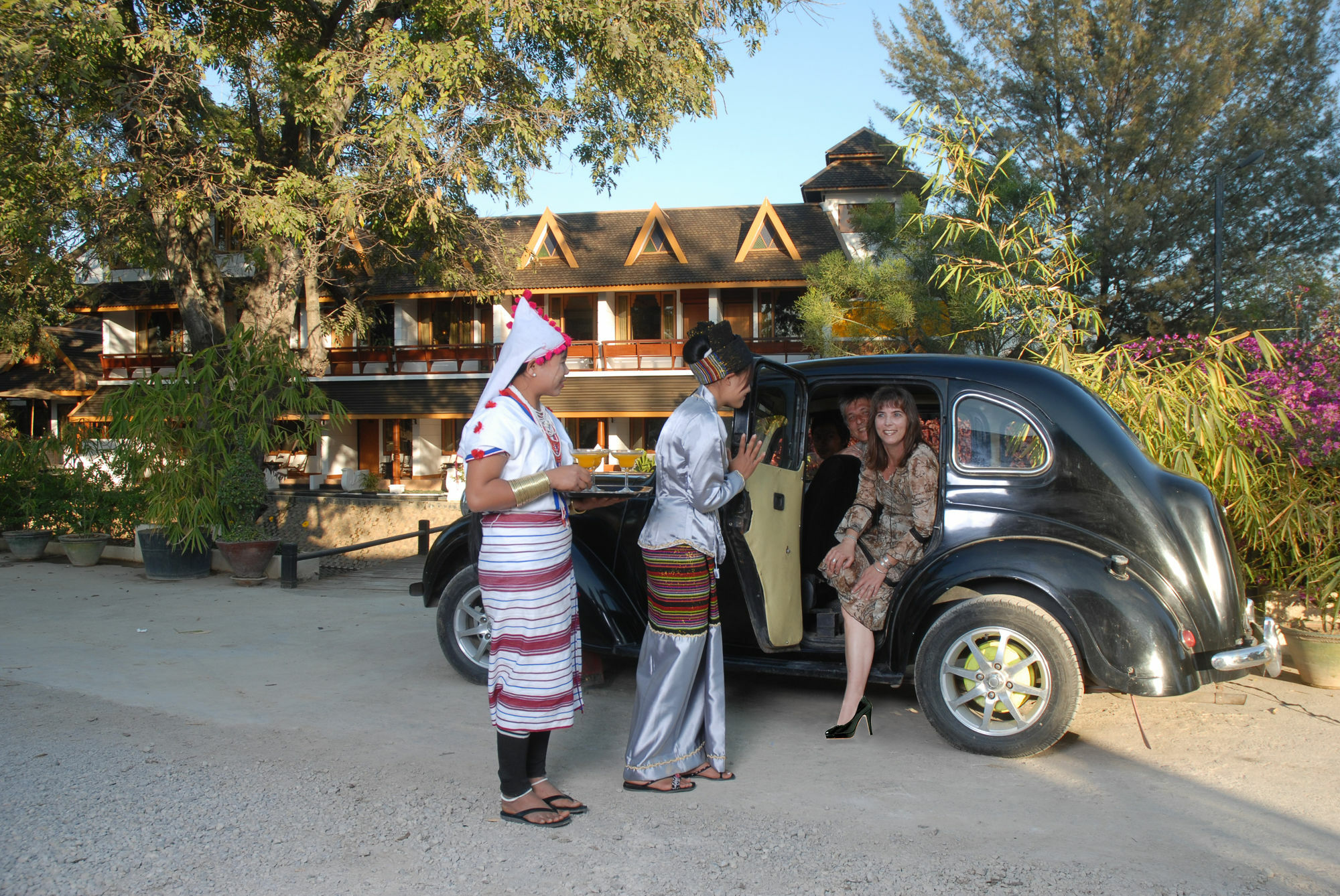 Hotel Amazing Nyaung Shwe Exterior photo